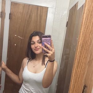 Meet your Posher, Desiree